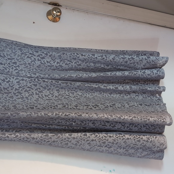 Gray Lace Robe - Picture 2 of 5